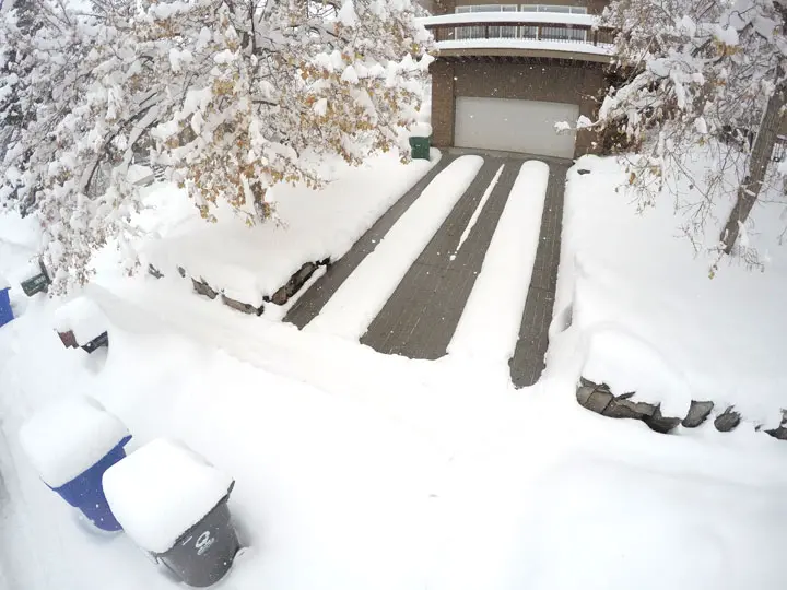Stone deck with electric snow melting system